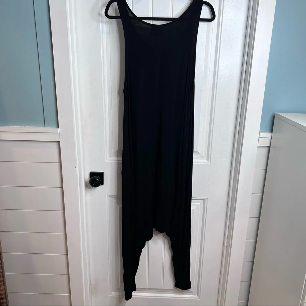 Momper Romper‎ Black Sleeveless Stretchy Jumpsuit. Size Medium.